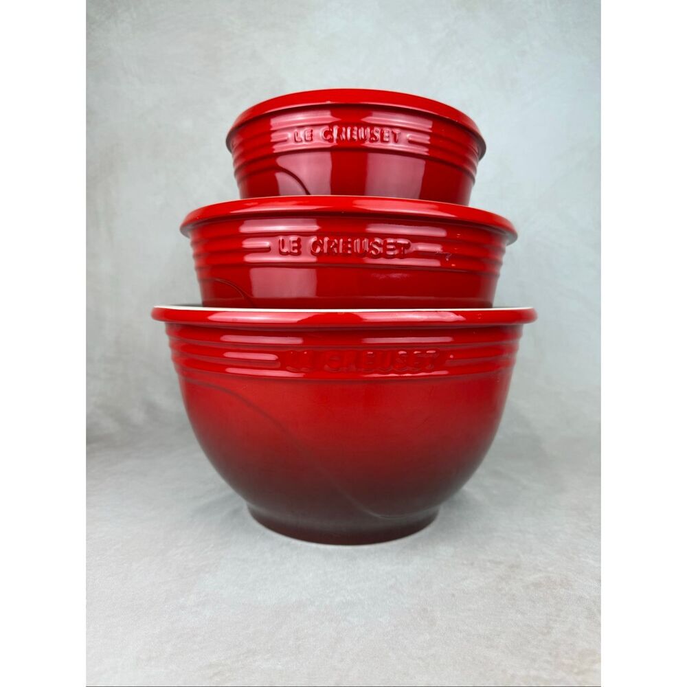 Le Creuset Nesting Mixing Bowls 3 Piece Set Cerise RARE READ